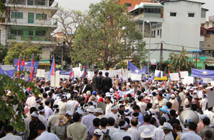 Quang cảnh người tham gia cuộc biểu tình đòi bầu cử tự do và công bằng sáng ngày 24/4/201