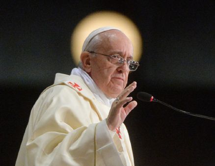 http://dantri4.vcmedia.vn/yT0YJzvK8t63z214dHr/Image/2013/07/72/Pope-Francis-5d678.jpg
