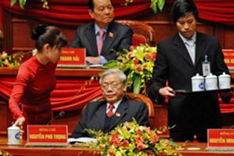 Ông Nguyễn Phú Trọng  trong cuộc họp Đại hội toàn quốc lần thứ 11 của Đảng Cộng sản Việt Nam tại Hà Nội. AFP