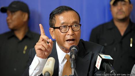 Sam Rainsy tại họp báo ở Phnom Penh hôm 29/7