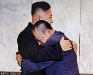 Ông Kim Jong-Un tái ngộ với ông Fujimoto năm 2012 (Nguồn: DM)
